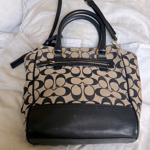 Coach - Picture 2 of 6